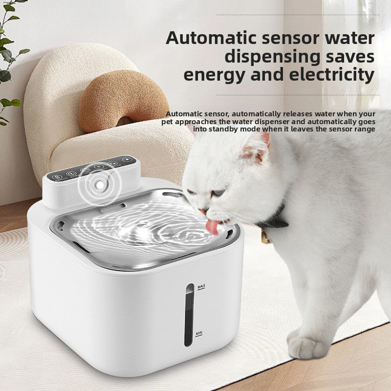 Silent cat and dog drinker