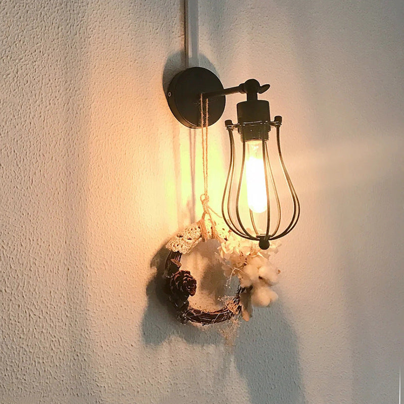 Simple iron wall lamp