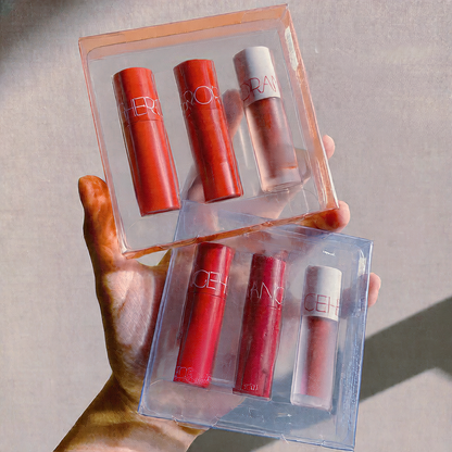 Bright and cool-toned lip gloss