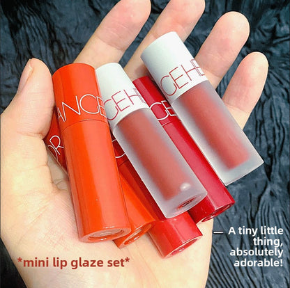 Bright and cool-toned lip gloss