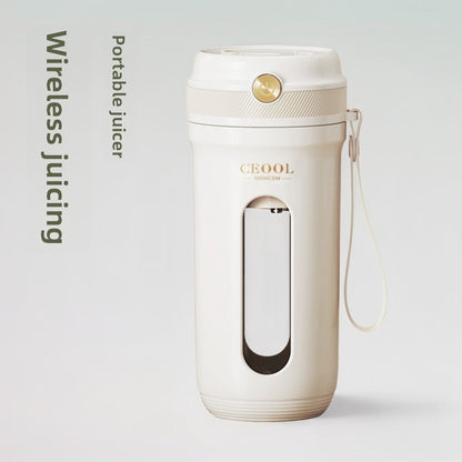 Portable juicing cup