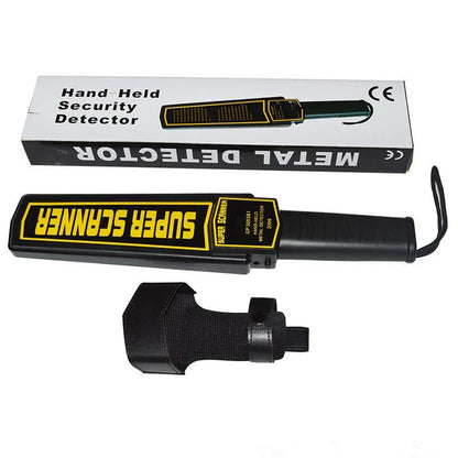 Highly sensitive handheld metal detector