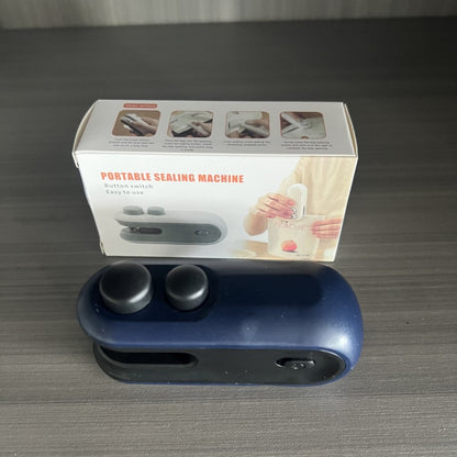 Portable hand-operated pressure-type plastic bag sealing machine